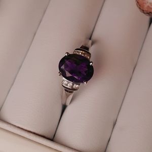 10k White Gold and Amethyst Ring